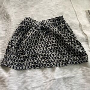 Cute women’s XS navy blue loft skirt with pockets